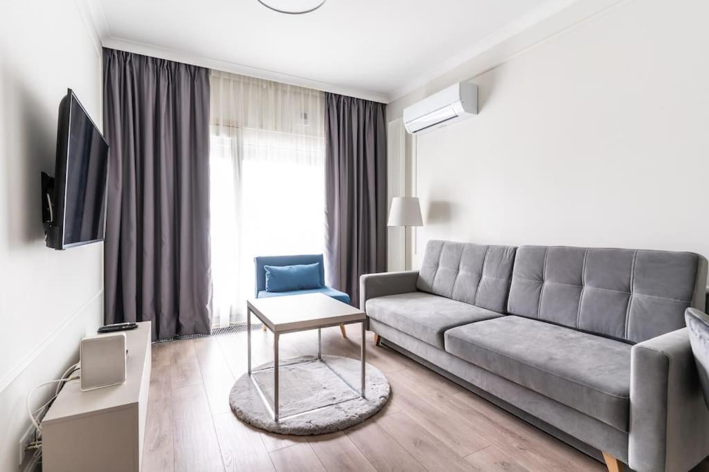 Chic & Luxury Apartment By Mennica Residence Varsavia Esterno foto