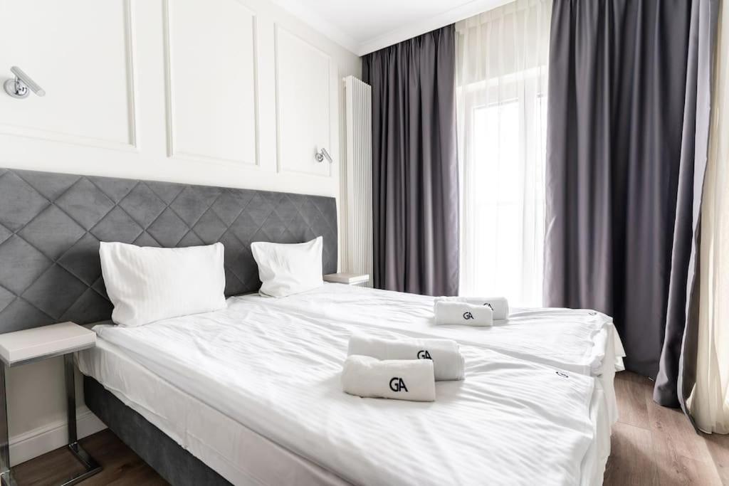 Chic & Luxury Apartment By Mennica Residence Varsavia Esterno foto