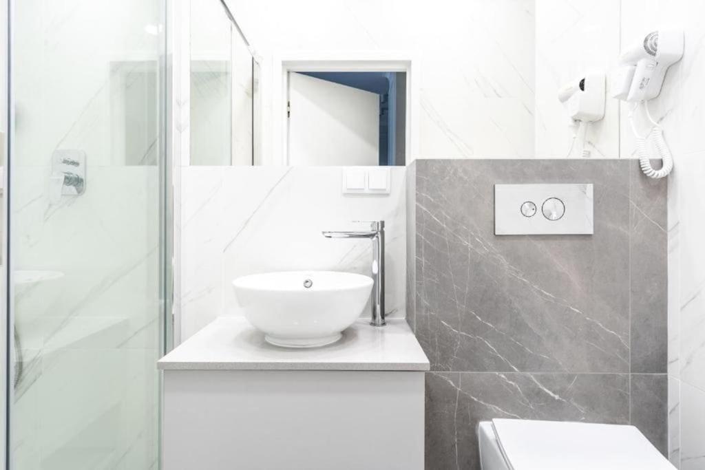Chic & Luxury Apartment By Mennica Residence Varsavia Esterno foto